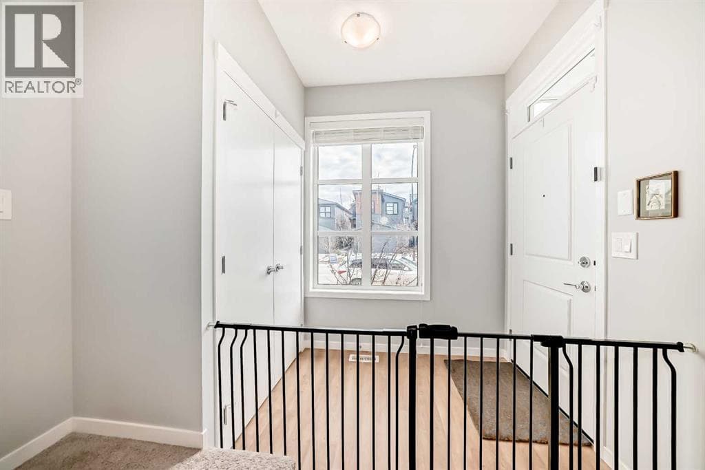 19 Rowley Common NW — photo 4
