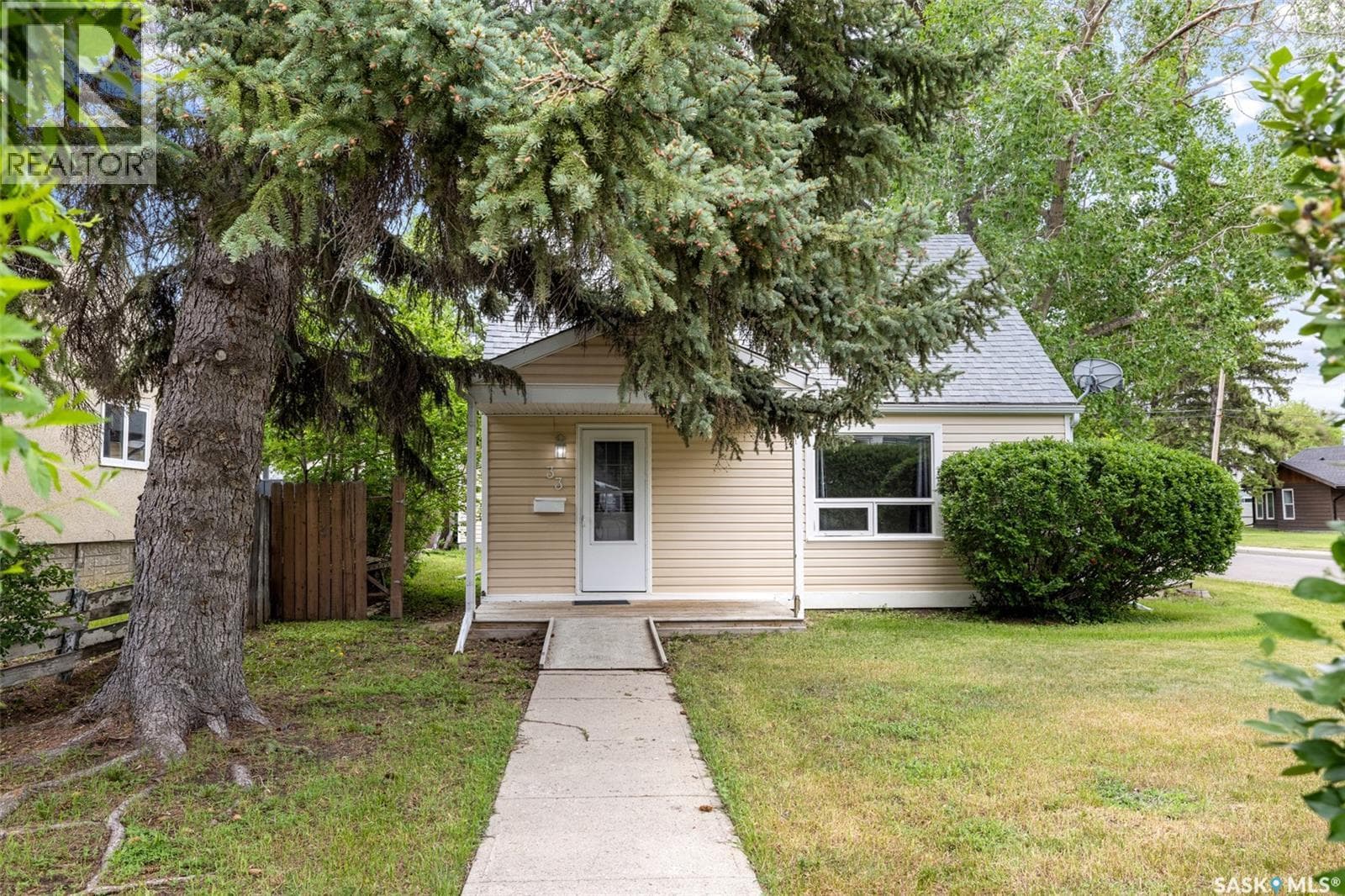 33 Merritt CRESCENT