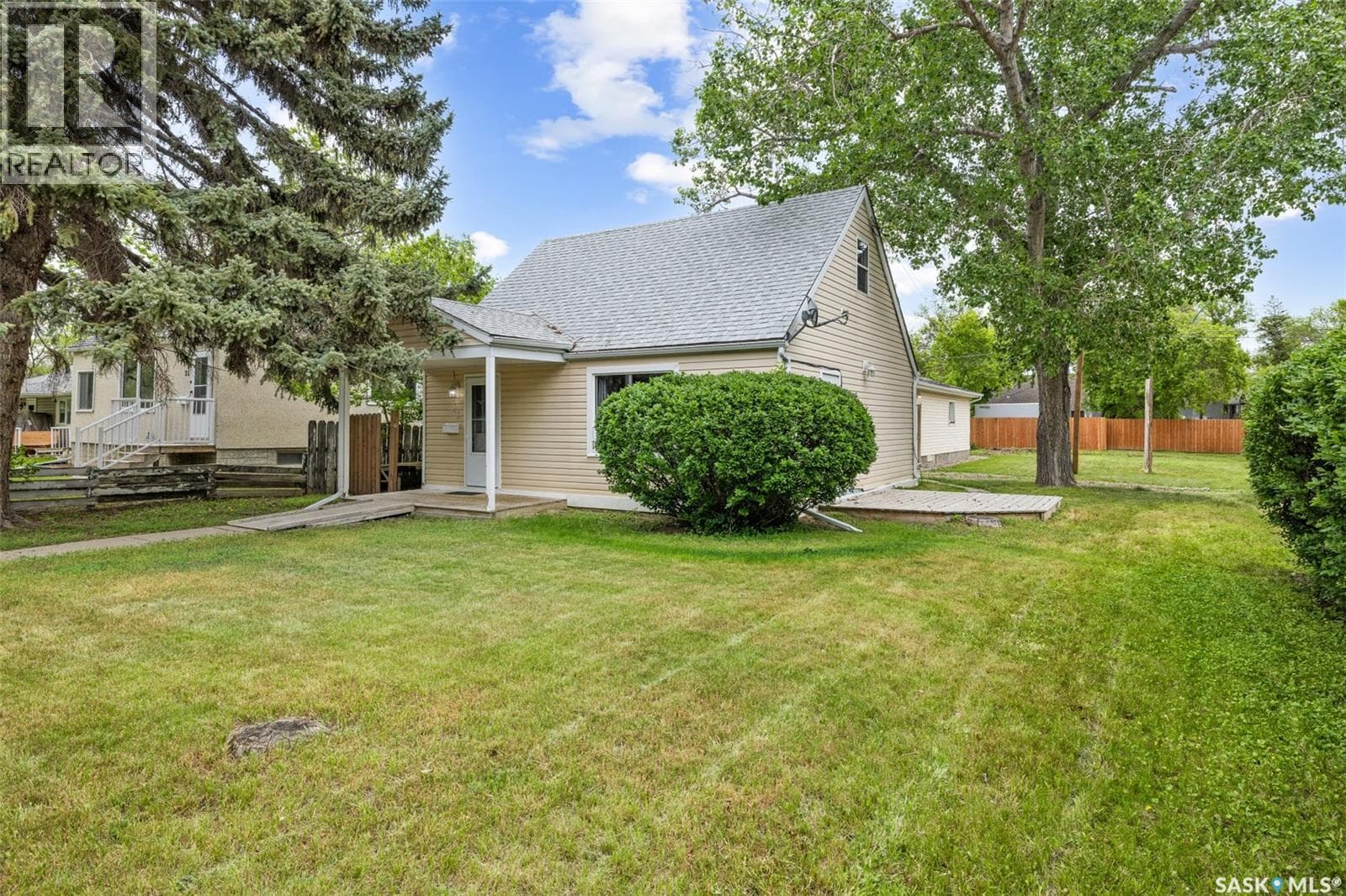33 Merritt CRESCENT — photo 2