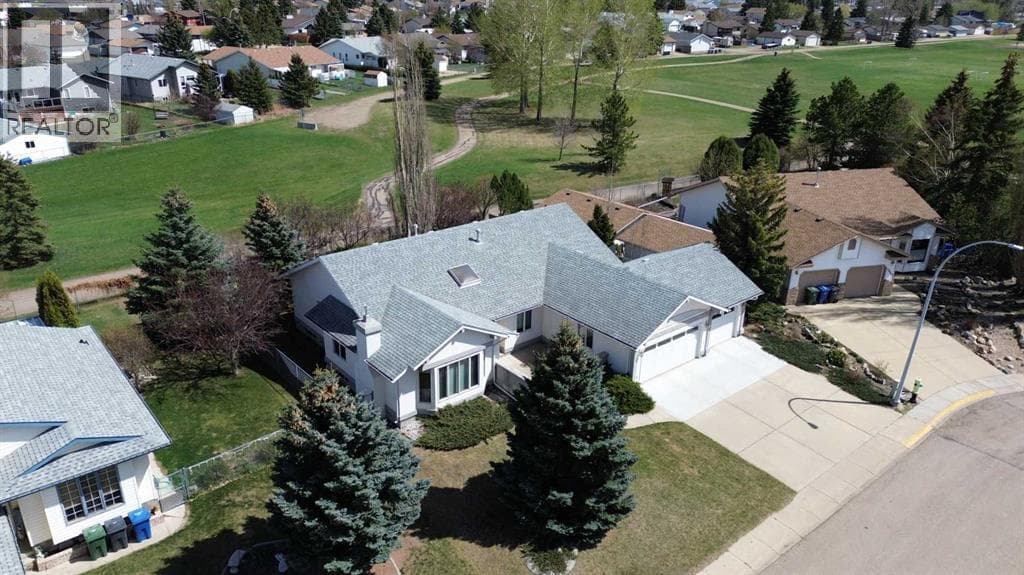 5949 45 Street Crescent — photo 3