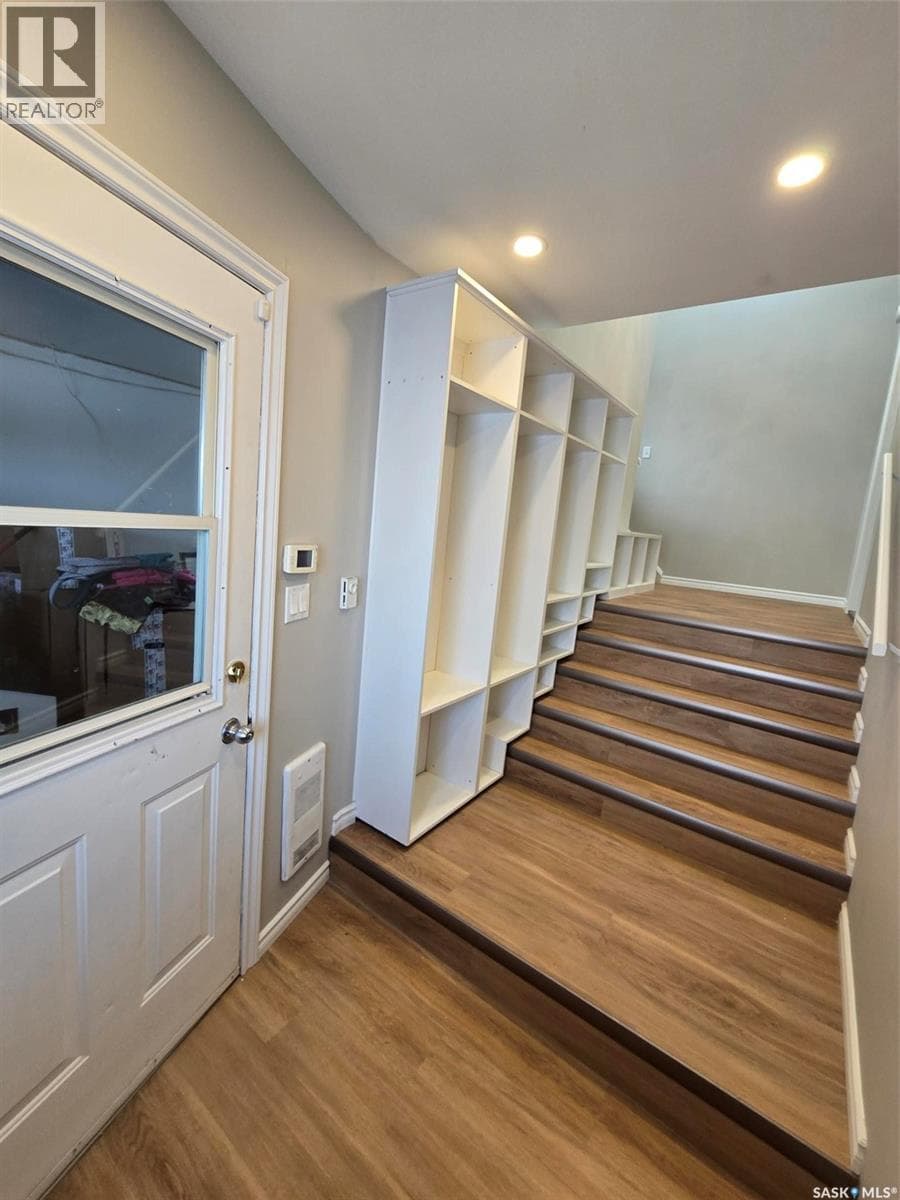1010 Desmond STREET — photo 4