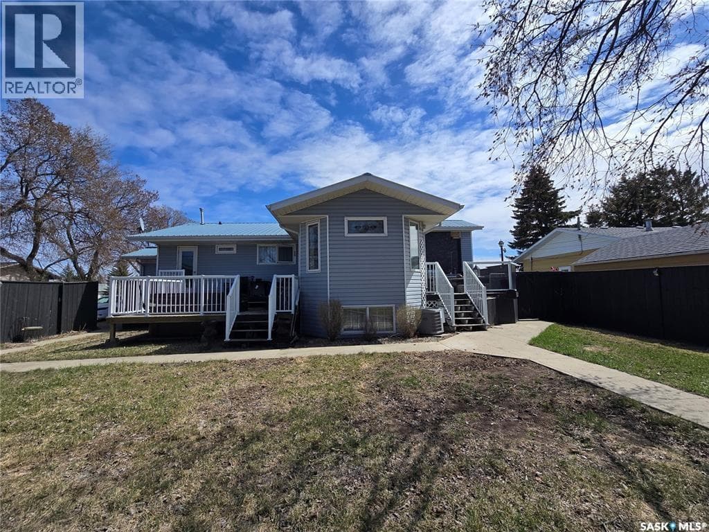 1010 Desmond STREET — photo 3
