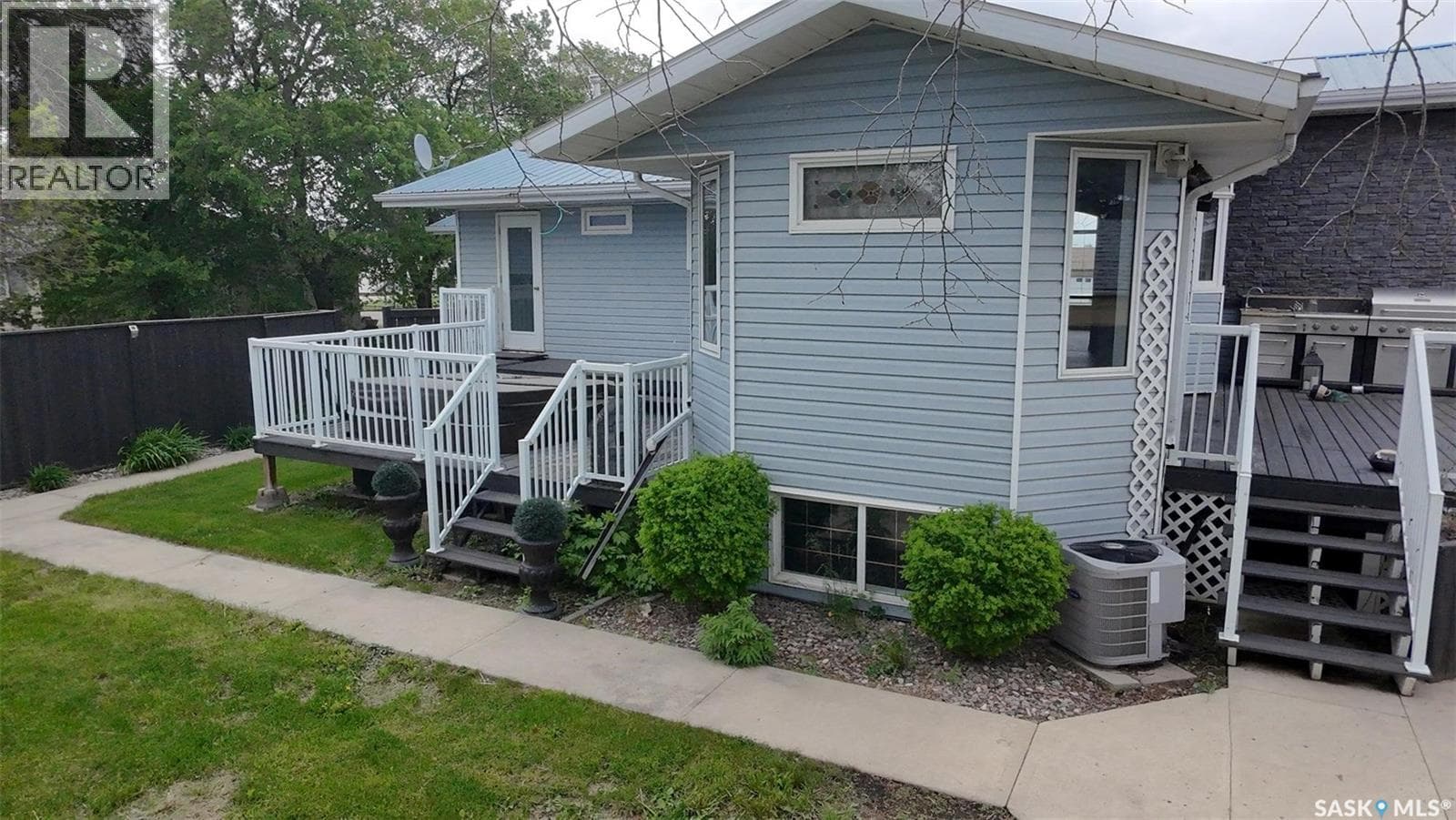 1010 Desmond STREET — photo 2