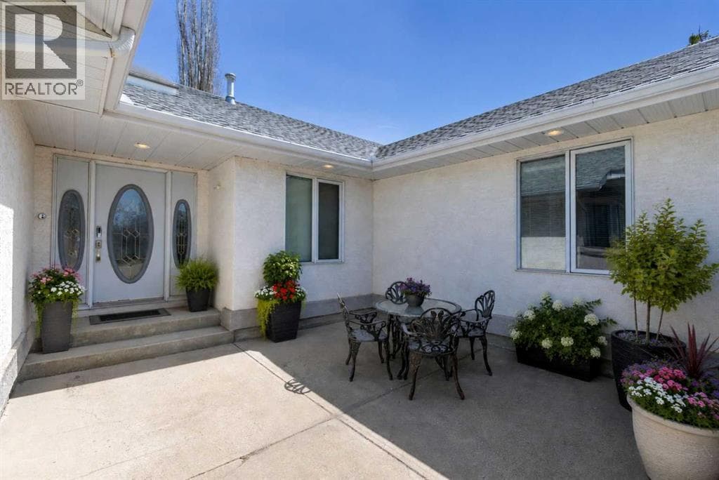 5949 45 Street Crescent — photo 5