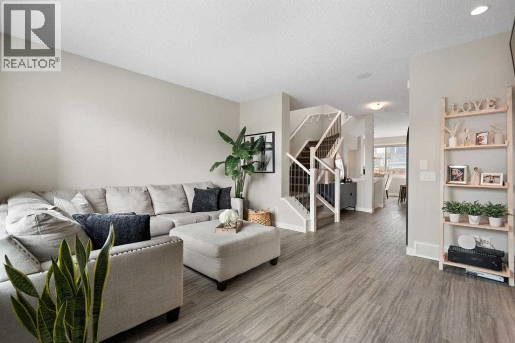 170 Seton Grove SE — photo 2