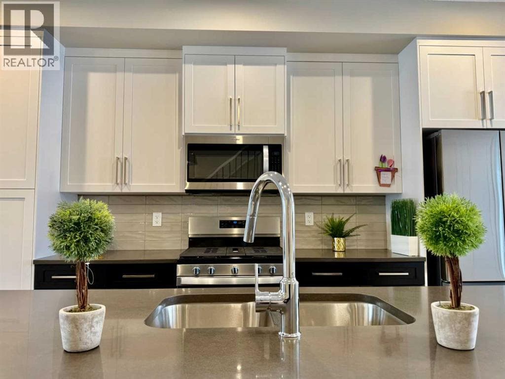 399 Sora Boulevard SE — photo 2