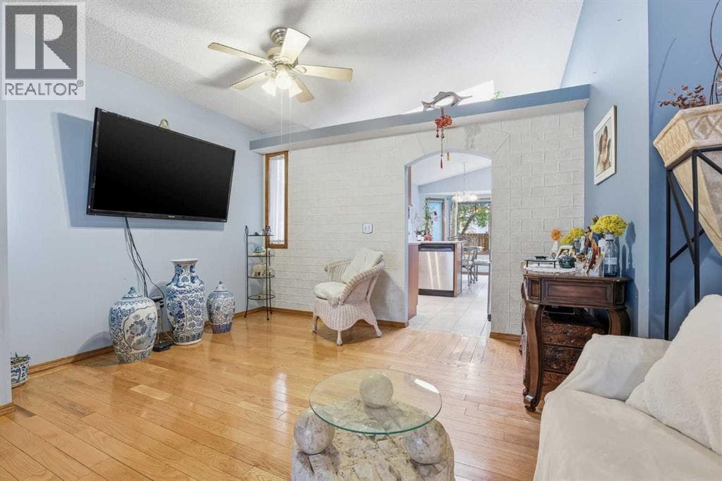 866 Applewood Drive SE — photo 5