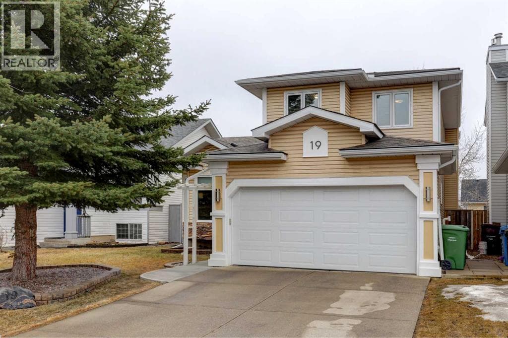 19 Riverstone Crescent SE