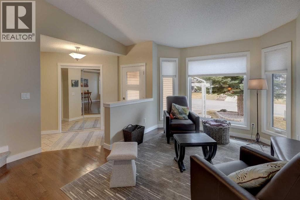 19 Riverstone Crescent SE — photo 3