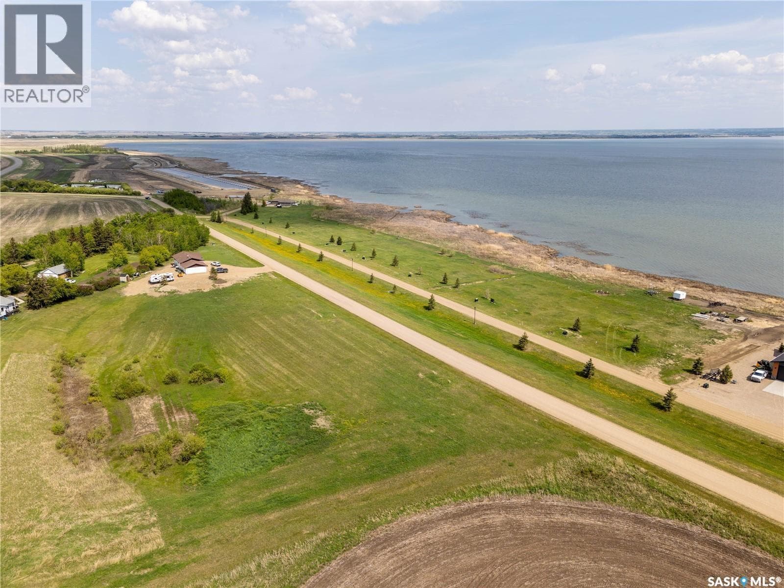 750 Lakeshore DRIVE