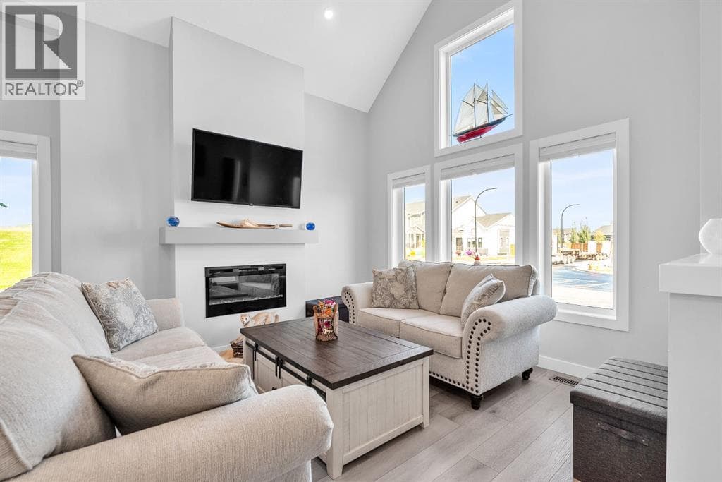 1098 Creekside Boulevard SW — photo 3