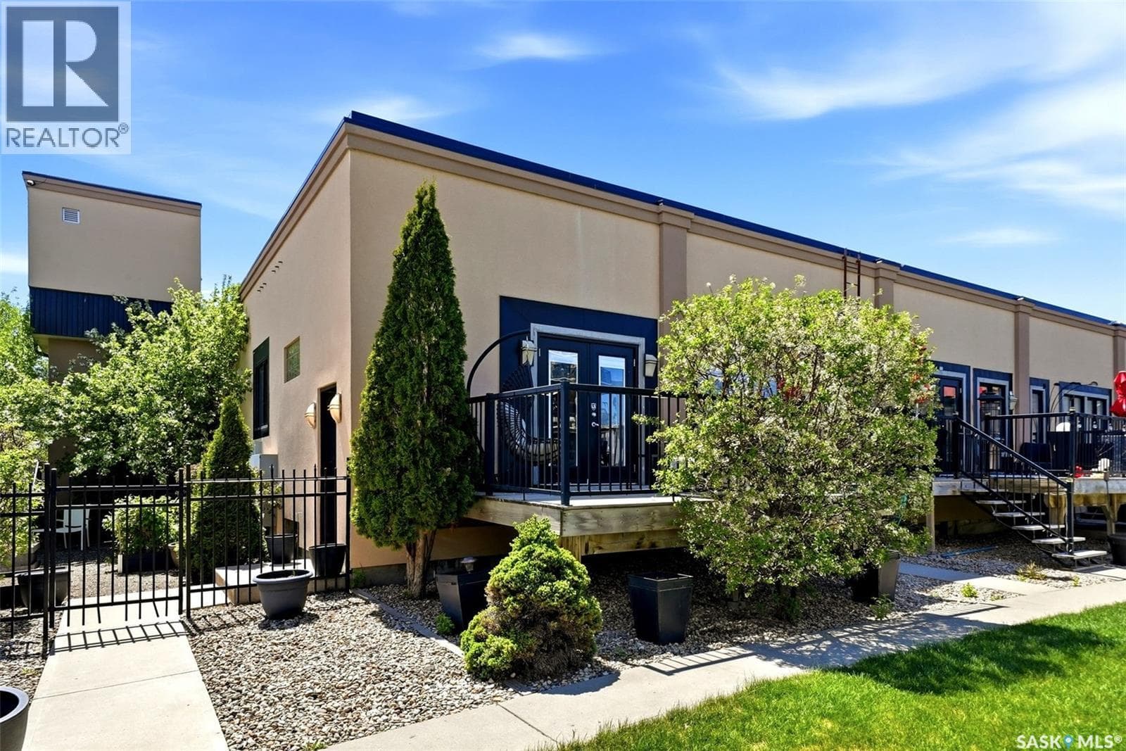 1 1324 Halifax STREET — photo 2