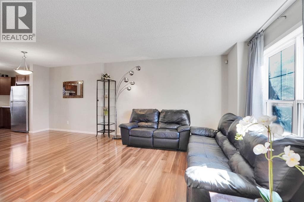 82 Walden Drive SE — photo 3