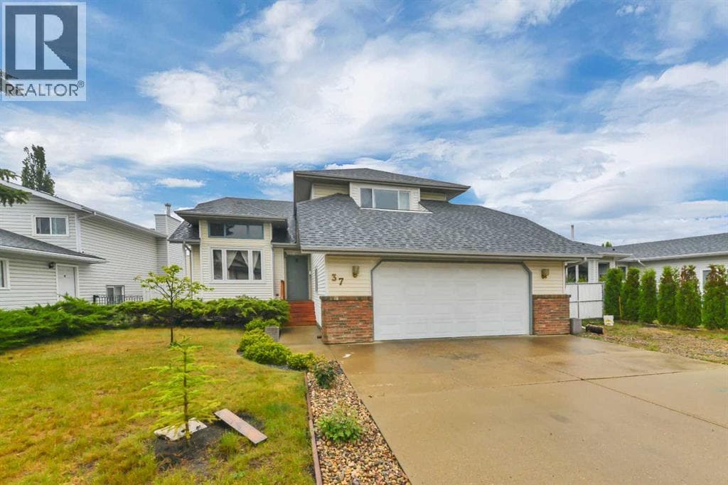 37 Denovan Crescent — photo 2