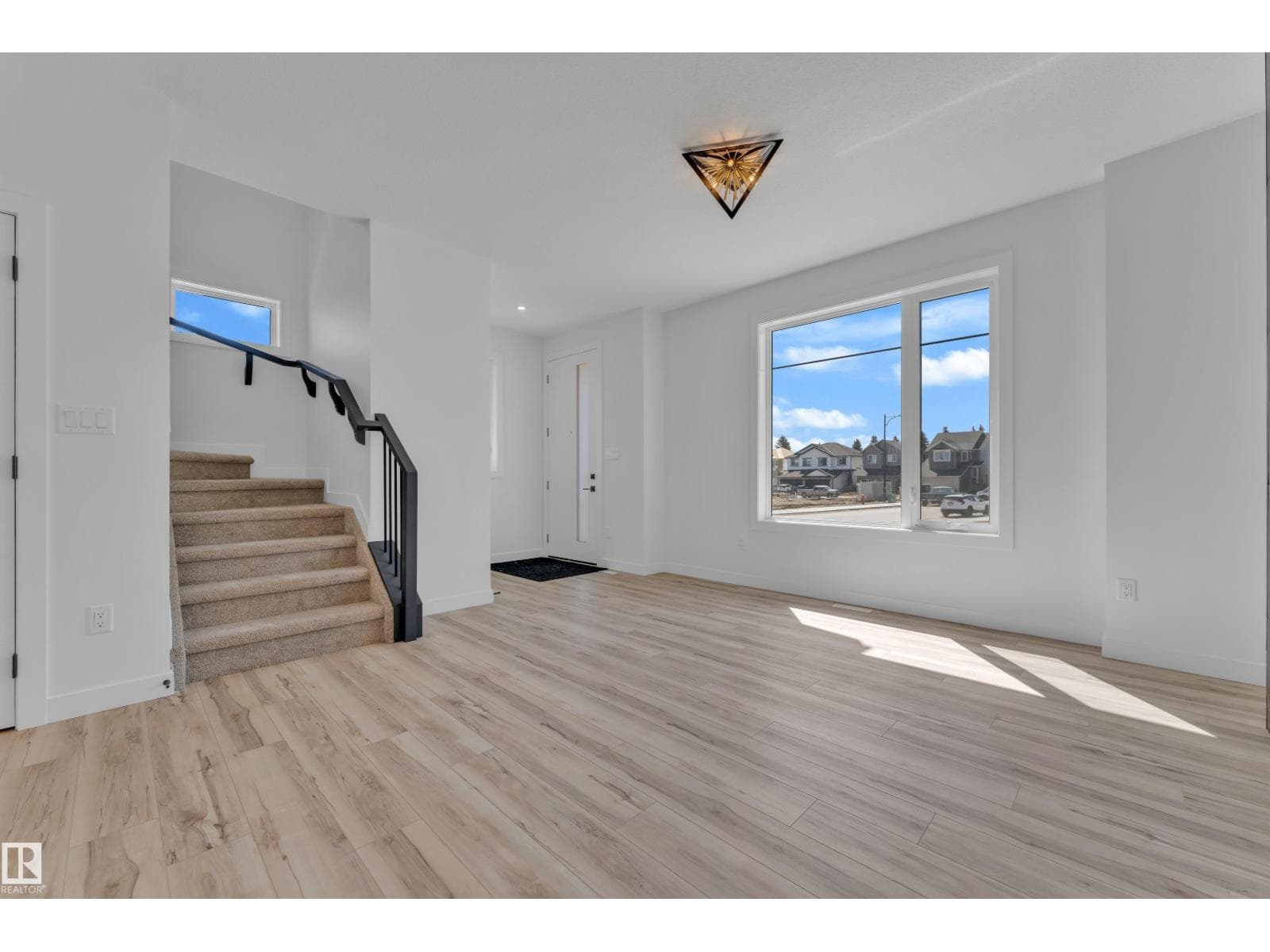 171 Graybriar DR — photo 5