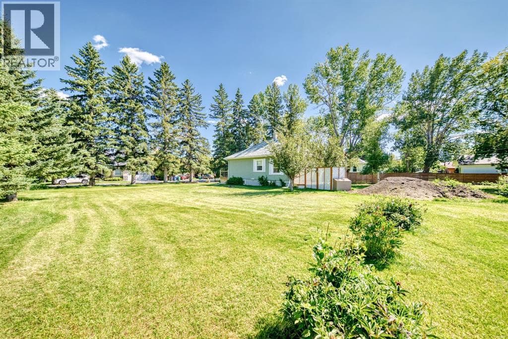 Lot 'A, 520 Royalite Way SE — photo 2