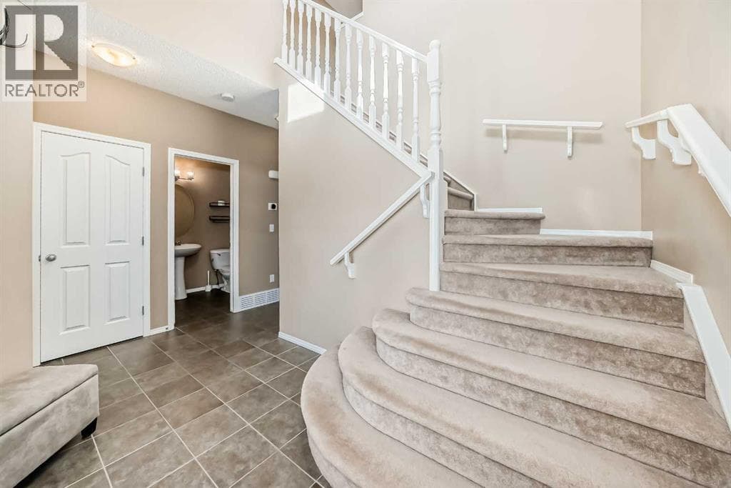 73 Royal Birch Way NW — photo 3