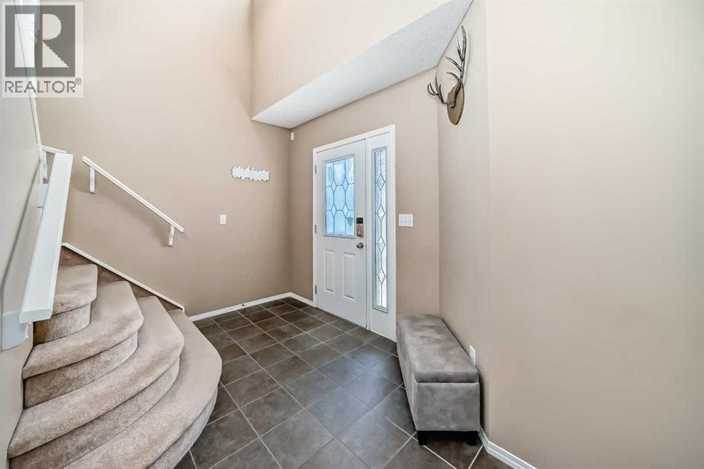 73 Royal Birch Way NW — photo 4