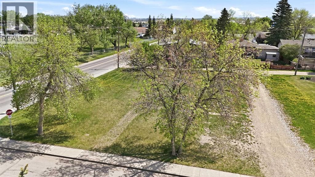 5253 49 Street — photo 2