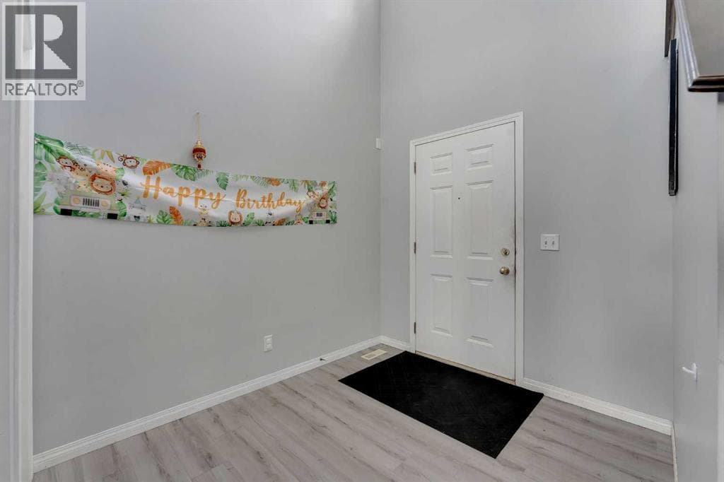 153 Saddlemead Road NE — photo 3