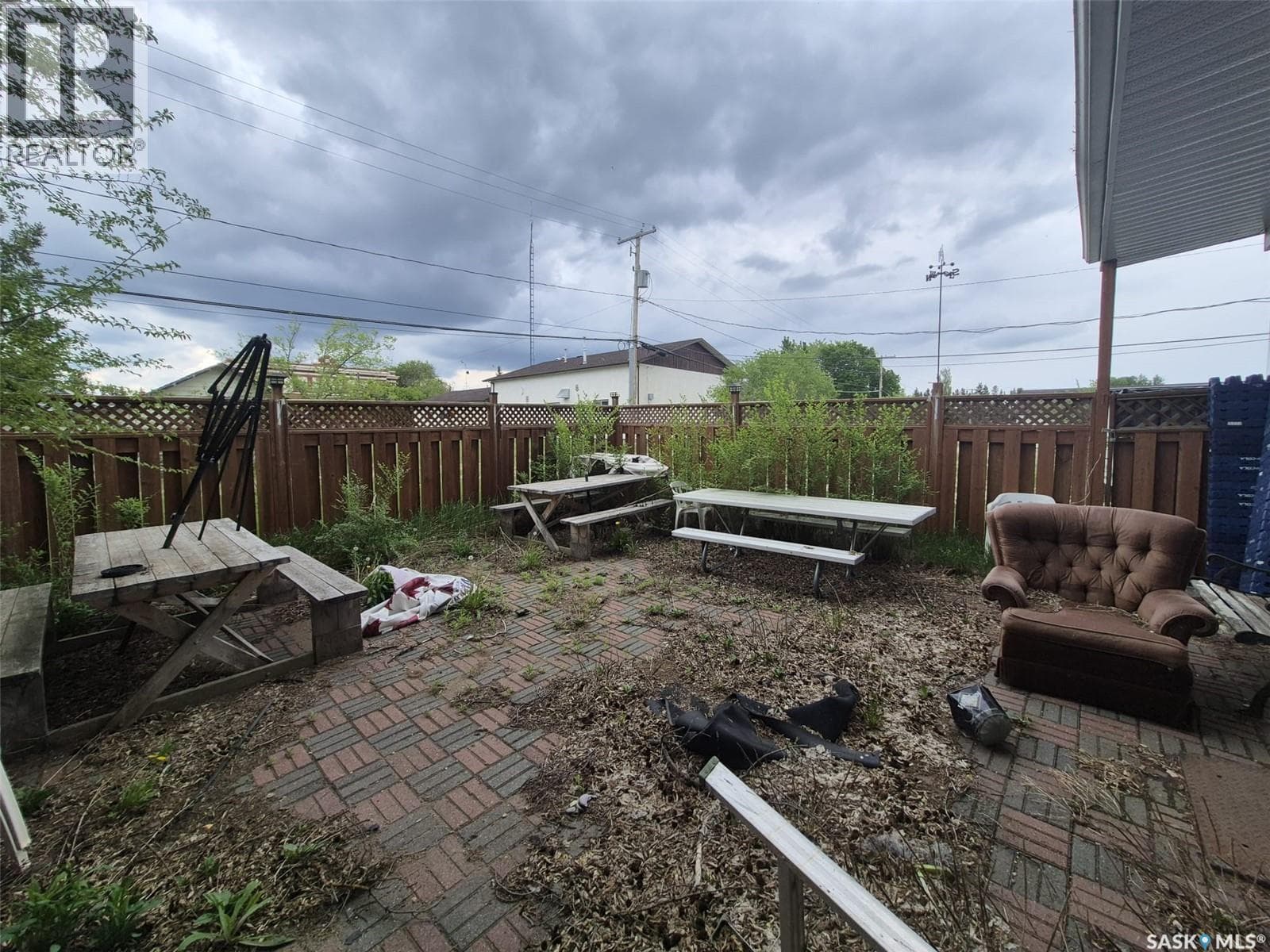307 Railway AVENUE — photo 4