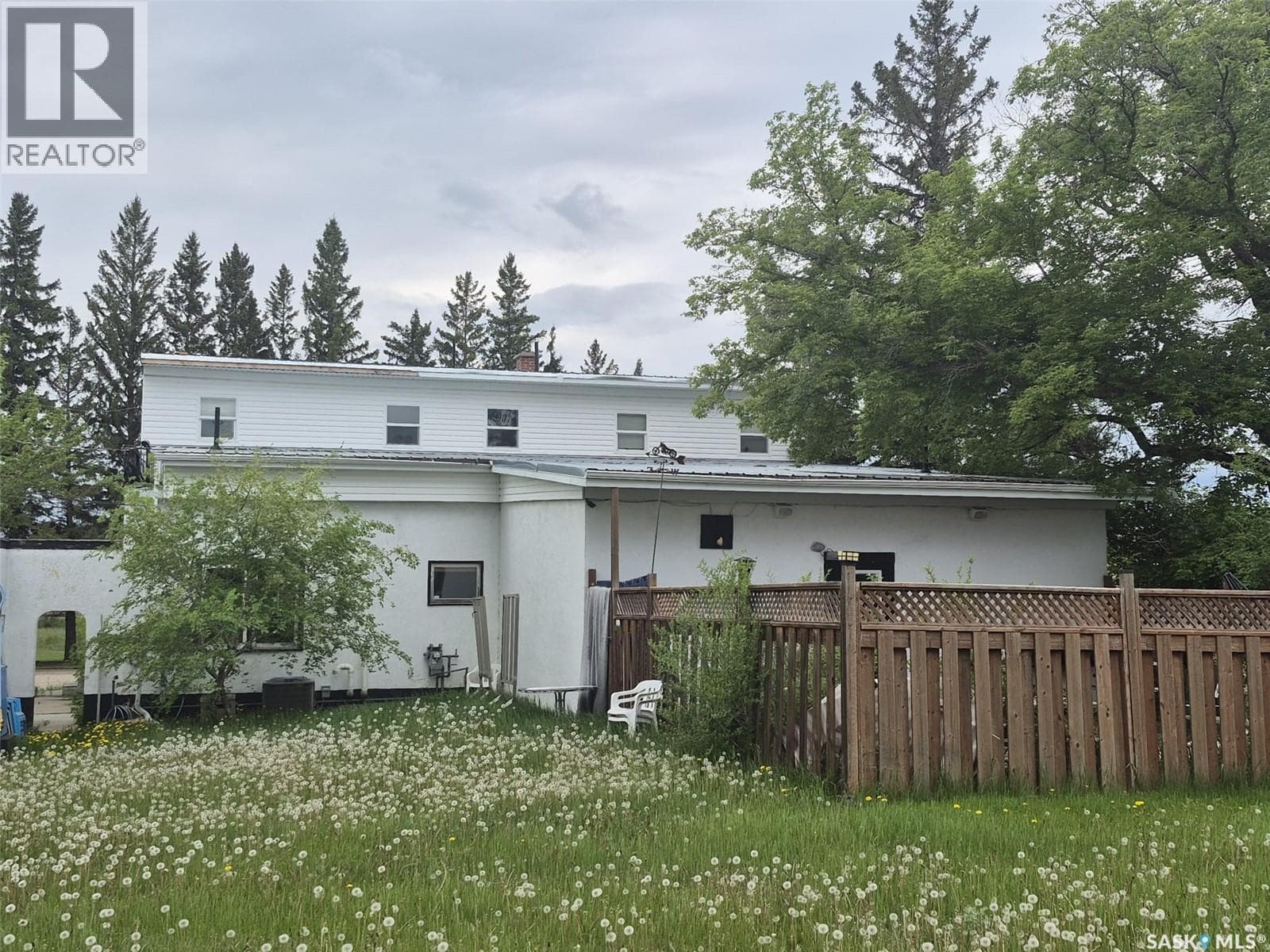 307 Railway AVENUE — photo 3