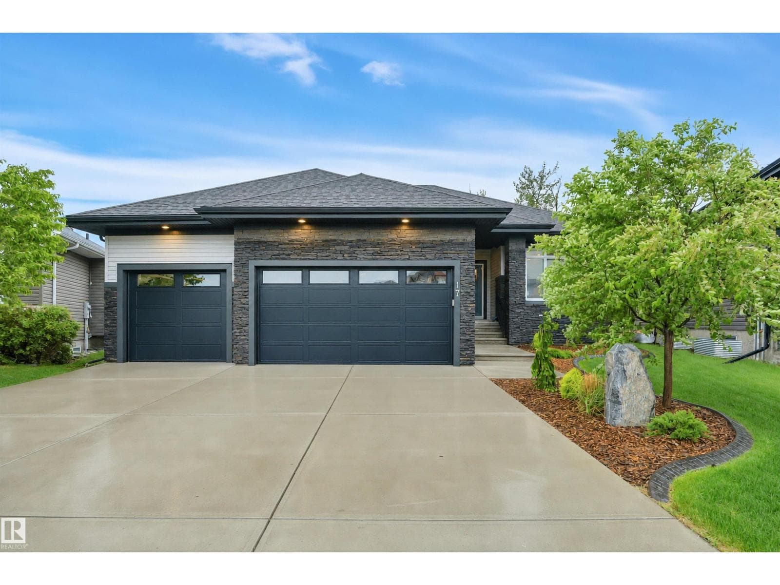17 DILLWORTH CR
