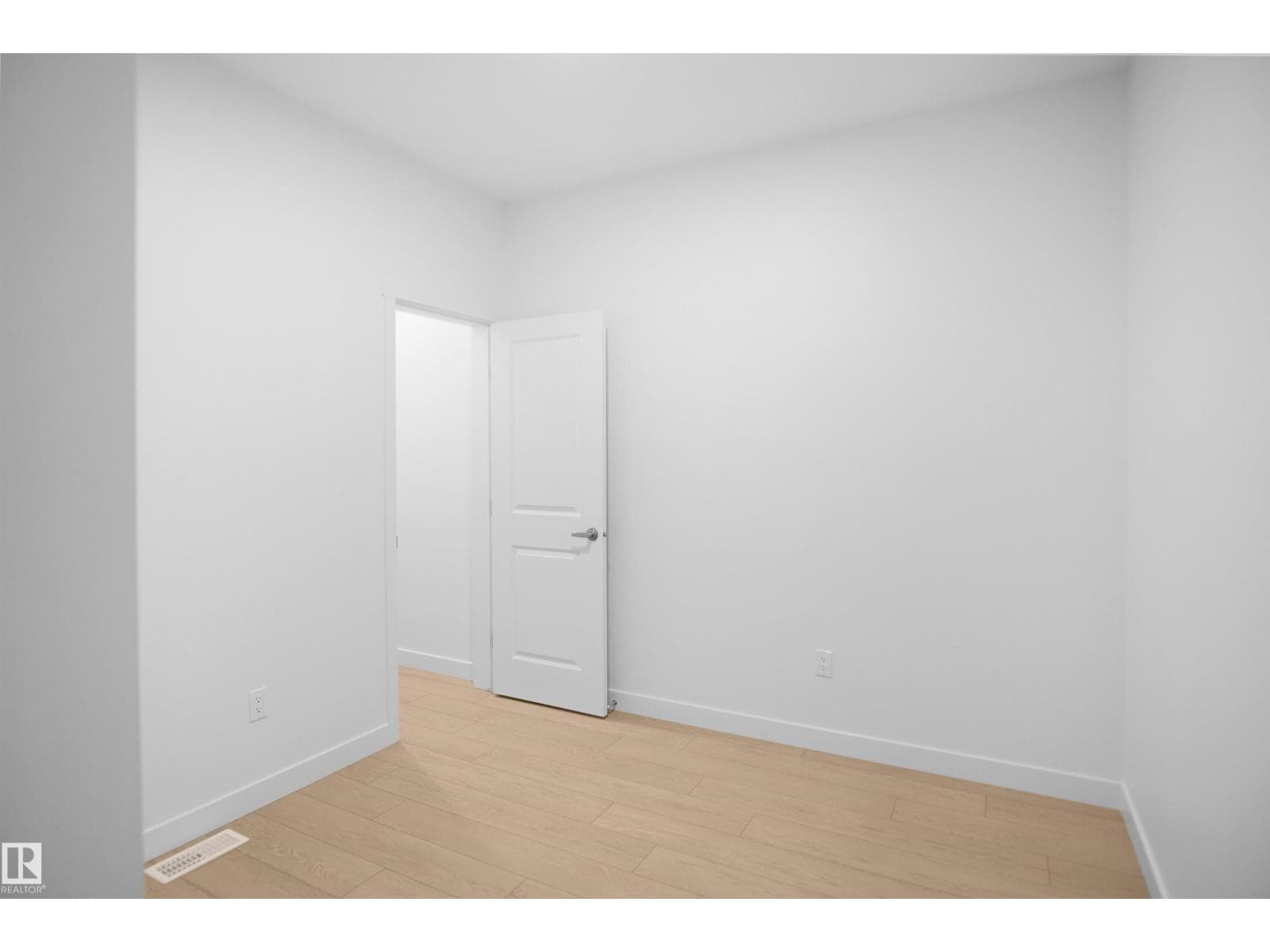 18166 73A ST NW — photo 4