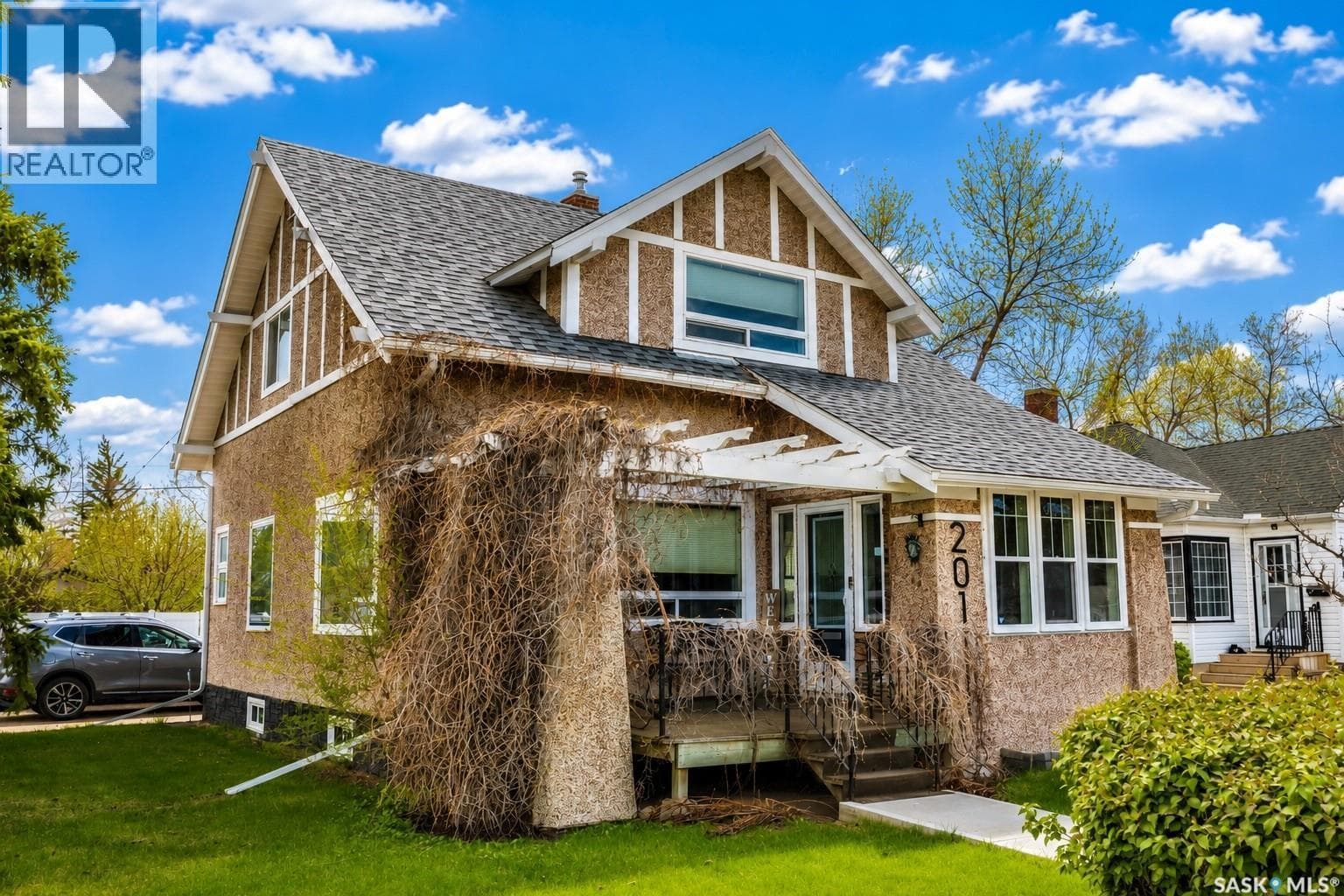201 Athabasca STREET W