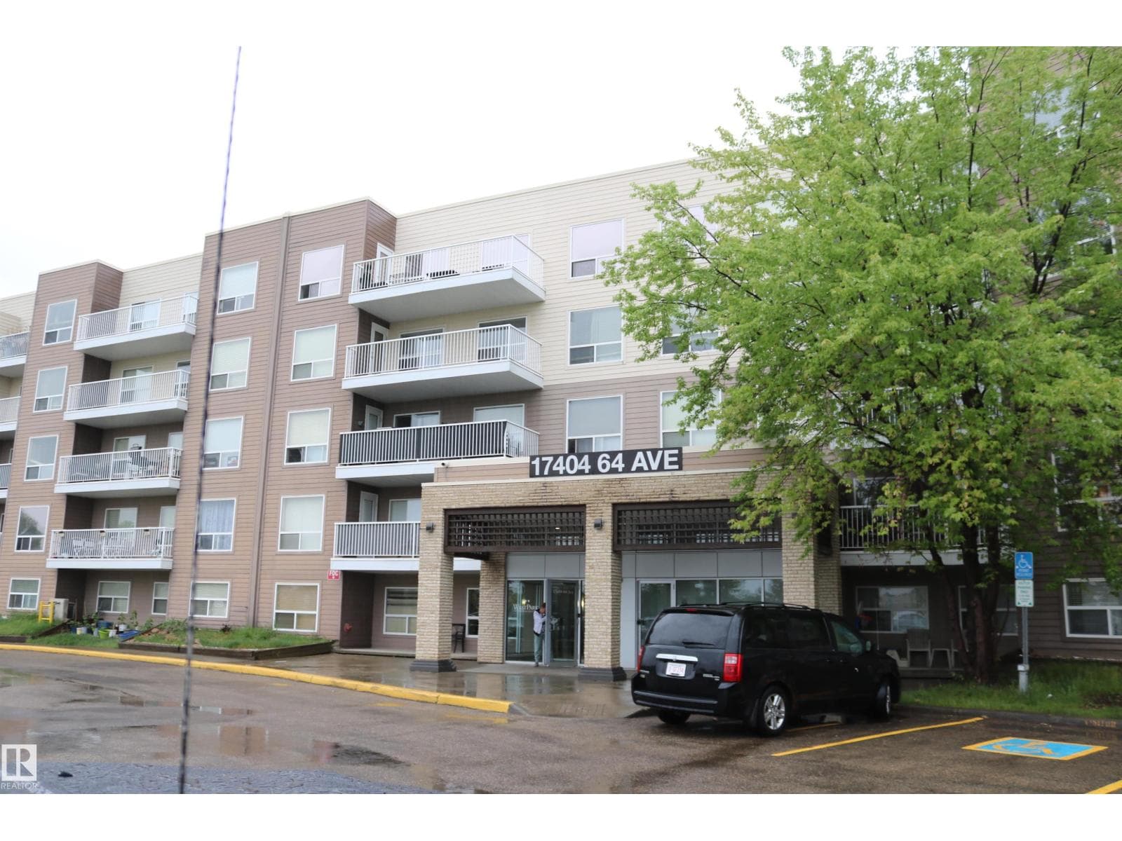 #422 17404 64 AV NW