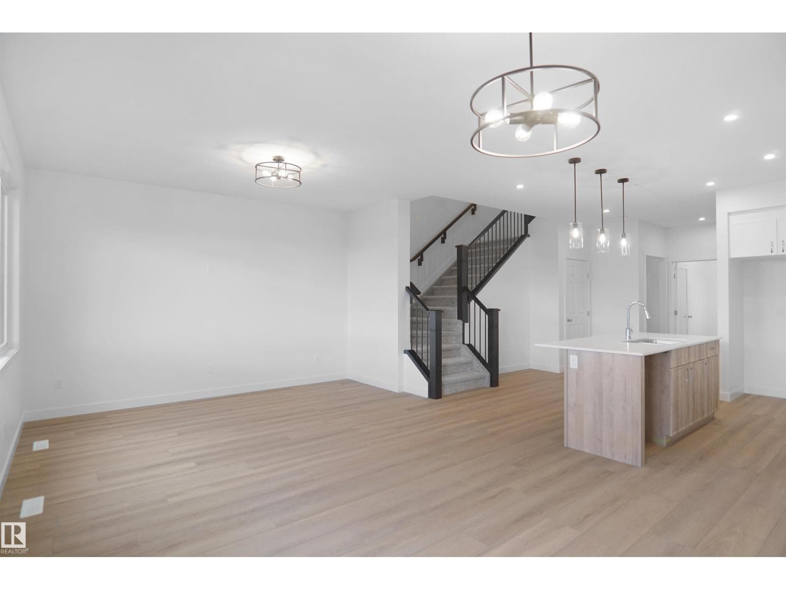 2258 194A ST NW — photo 3