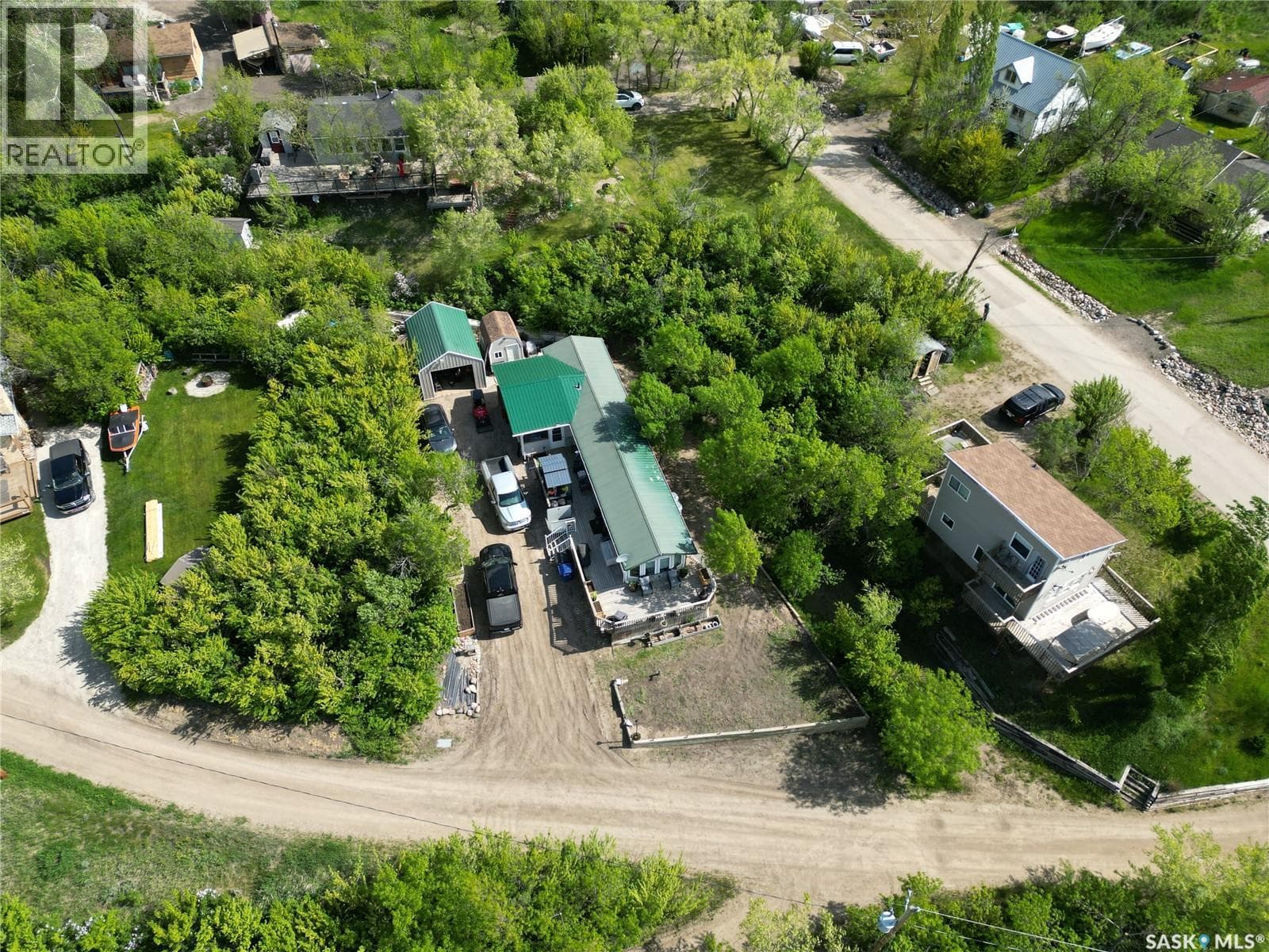 504 LAKEVIEW CRESCENT — photo 3