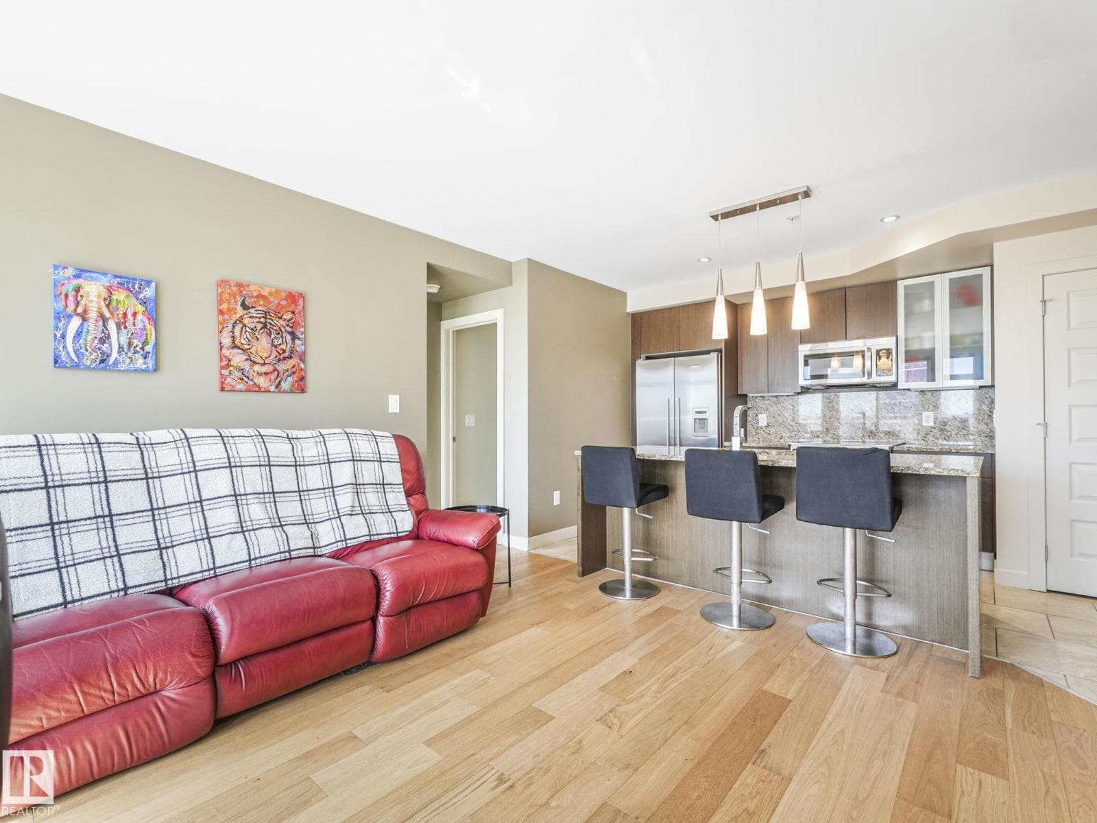#801 10388 105 ST NW