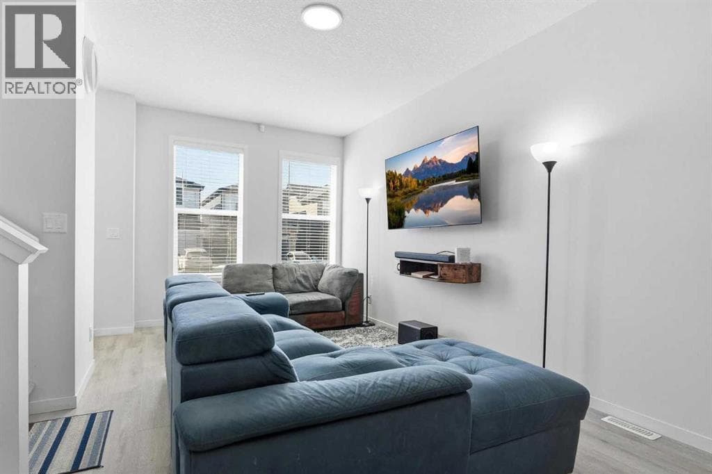 200 Corner Meadows Way NE — photo 2