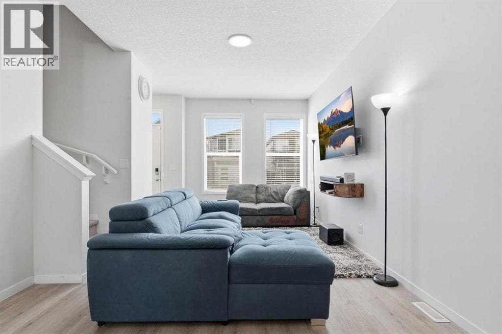 200 Corner Meadows Way NE — photo 3