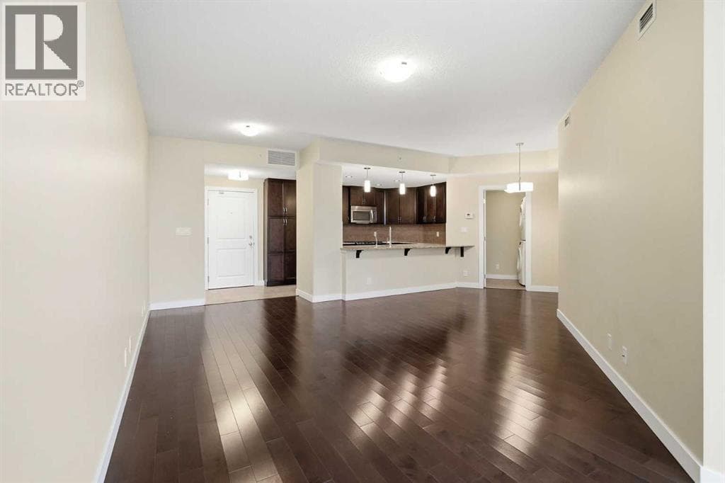 701, 16 Varsity Estates Circle NW — photo 5