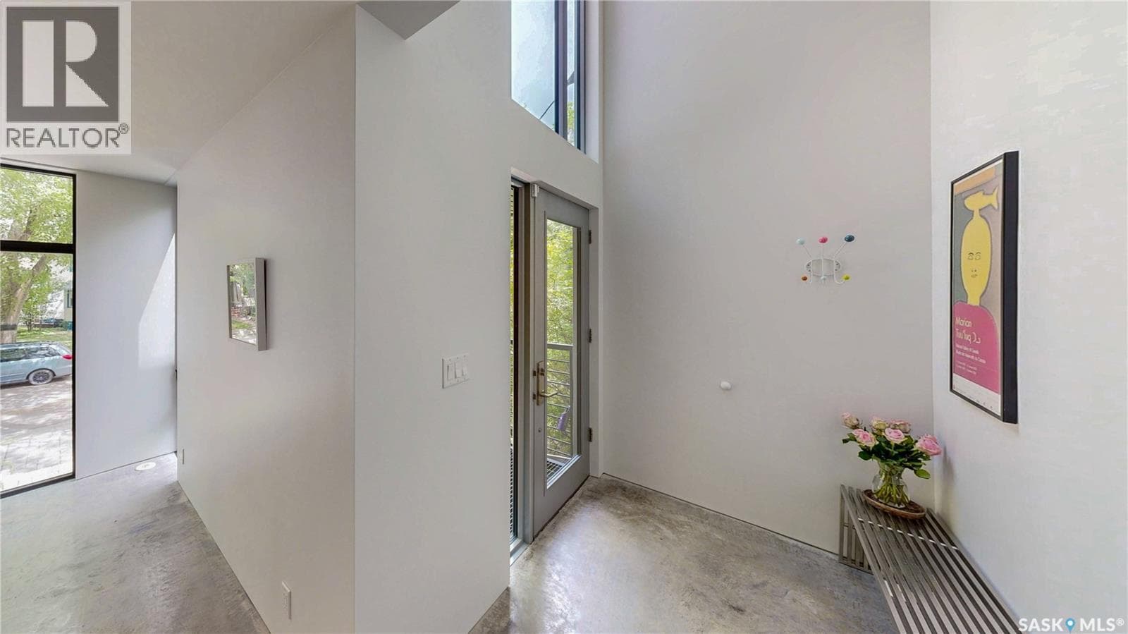 130 Connaught CRESCENT — photo 4
