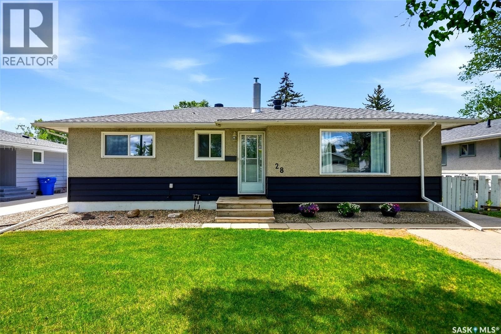 28 Cameron CRESCENT
