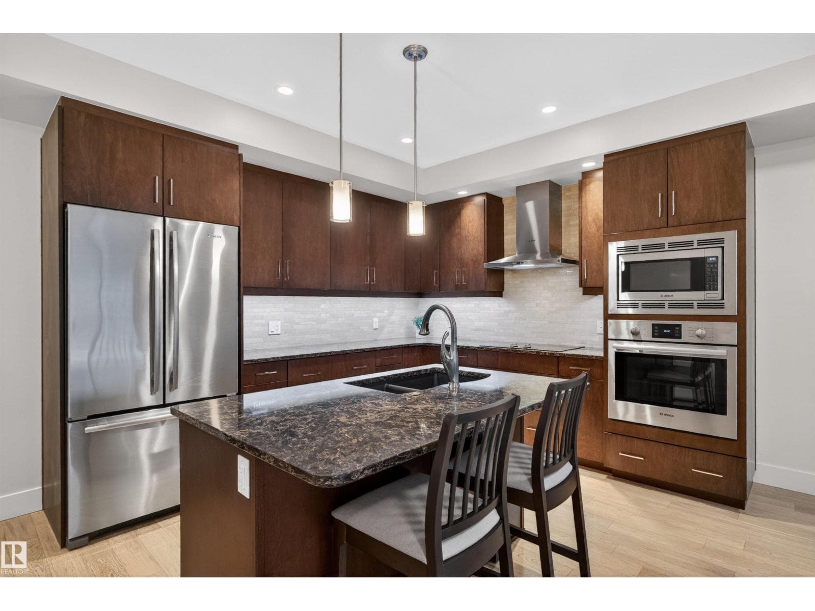 #514 200 BELLEROSE DR — photo 2