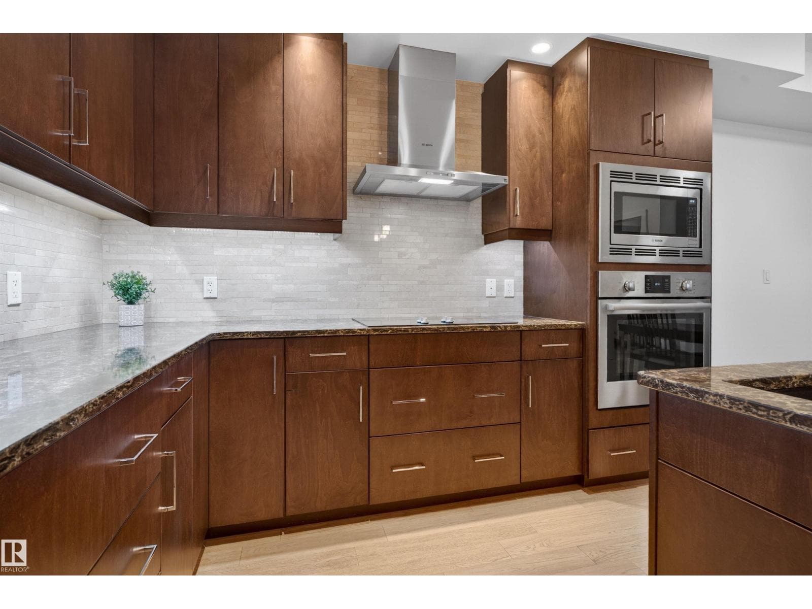 #514 200 BELLEROSE DR — photo 5