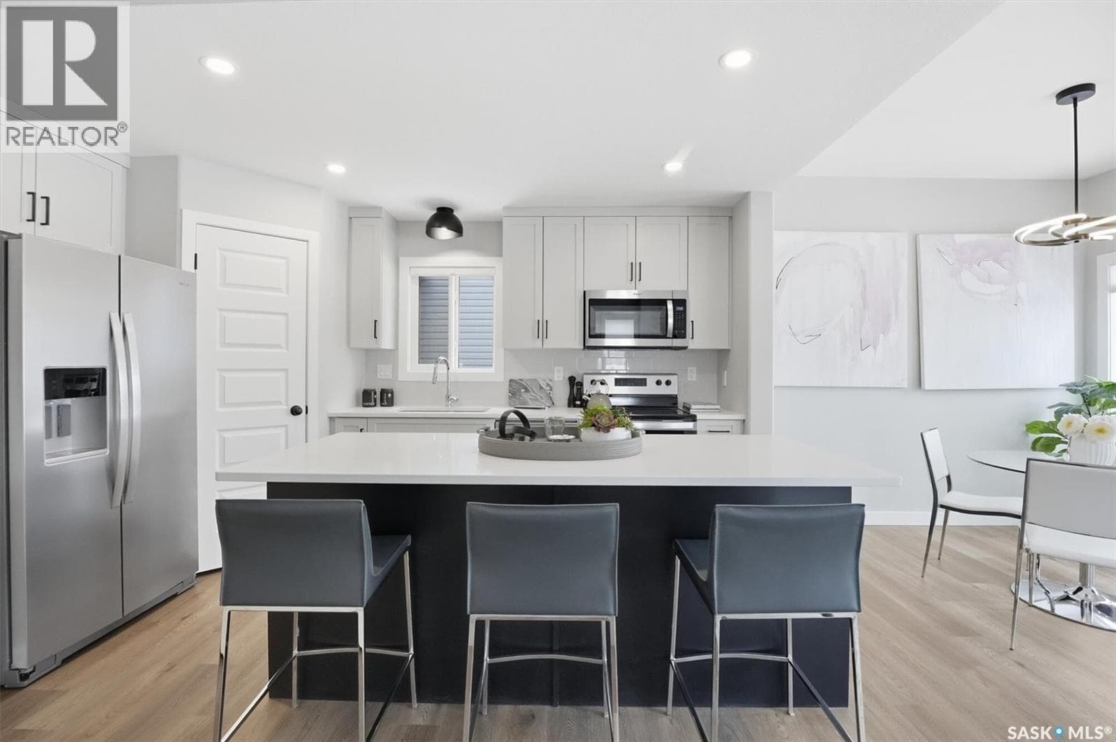 688 Nazarali LANE — photo 4