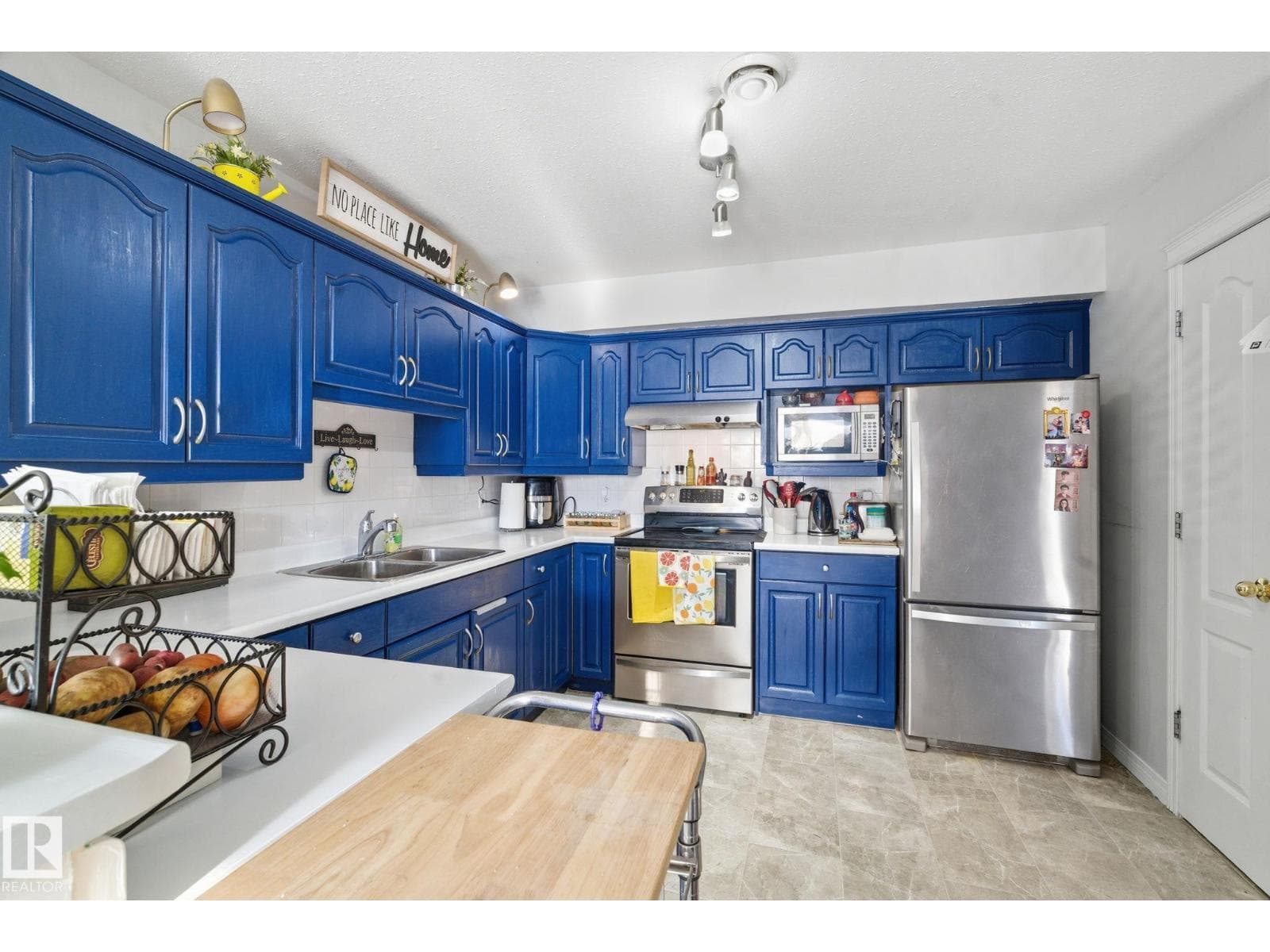 #62 2505 42 ST NW — photo 3