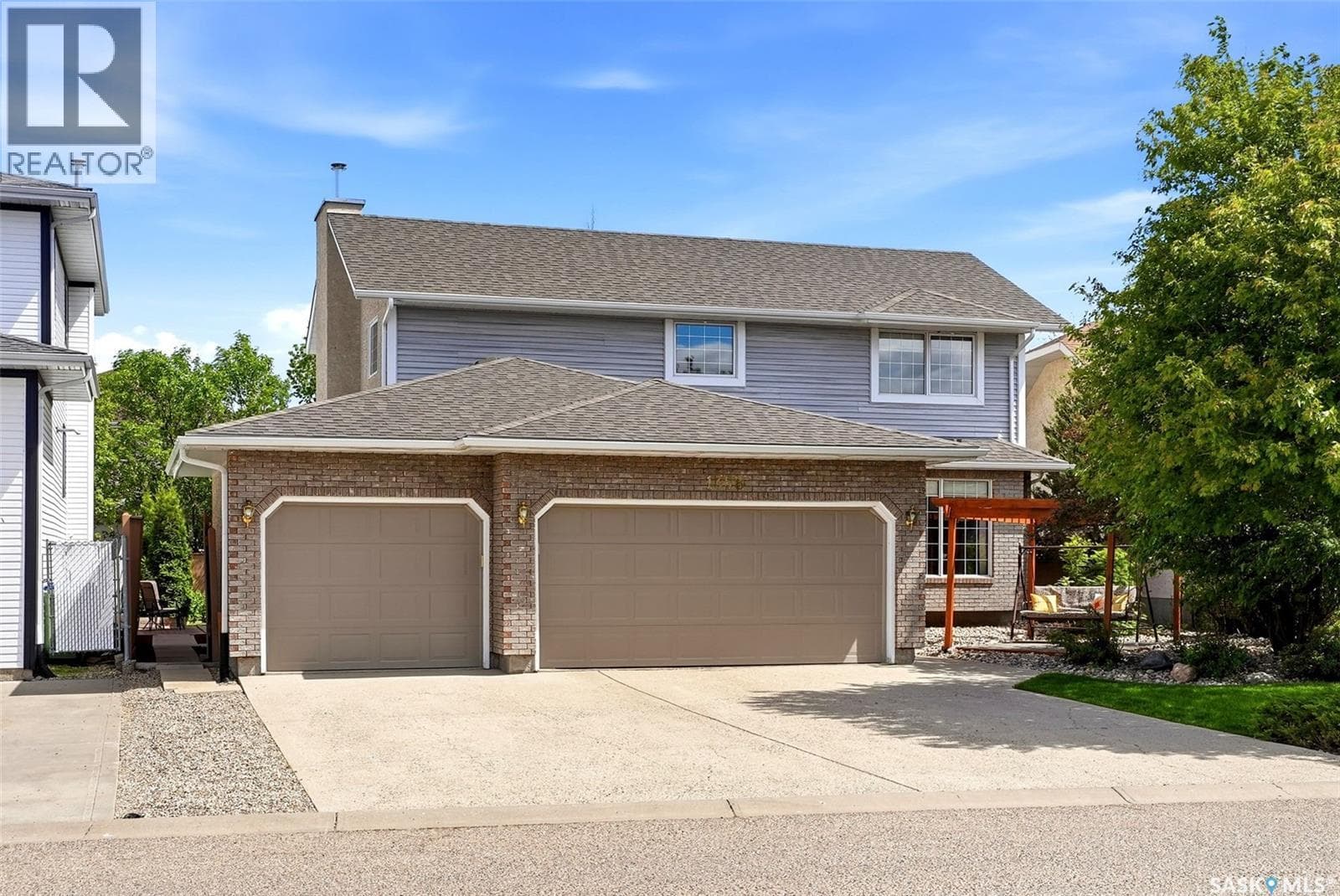 1358 Lapchuk CRESCENT N