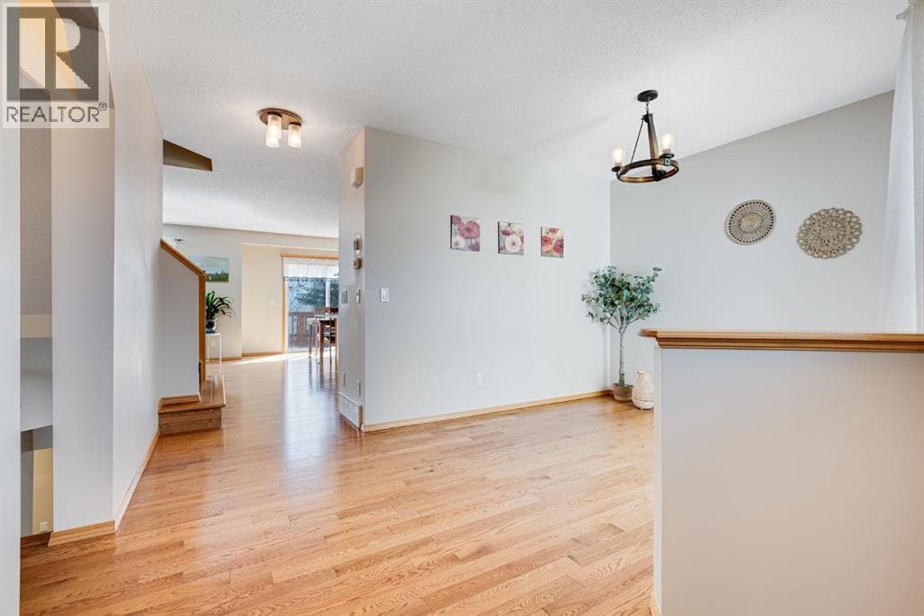 281 Bridlemeadows Common SW — photo 3