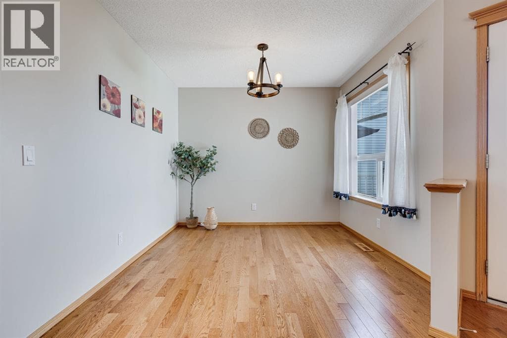 281 Bridlemeadows Common SW — photo 4