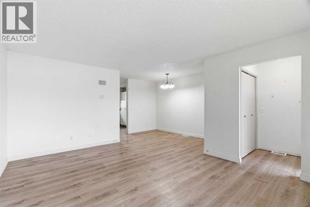 804 Madeira Drive NE — photo 3