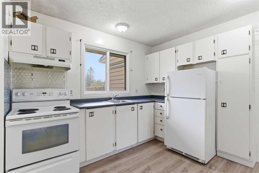 804 Madeira Drive NE — photo 4