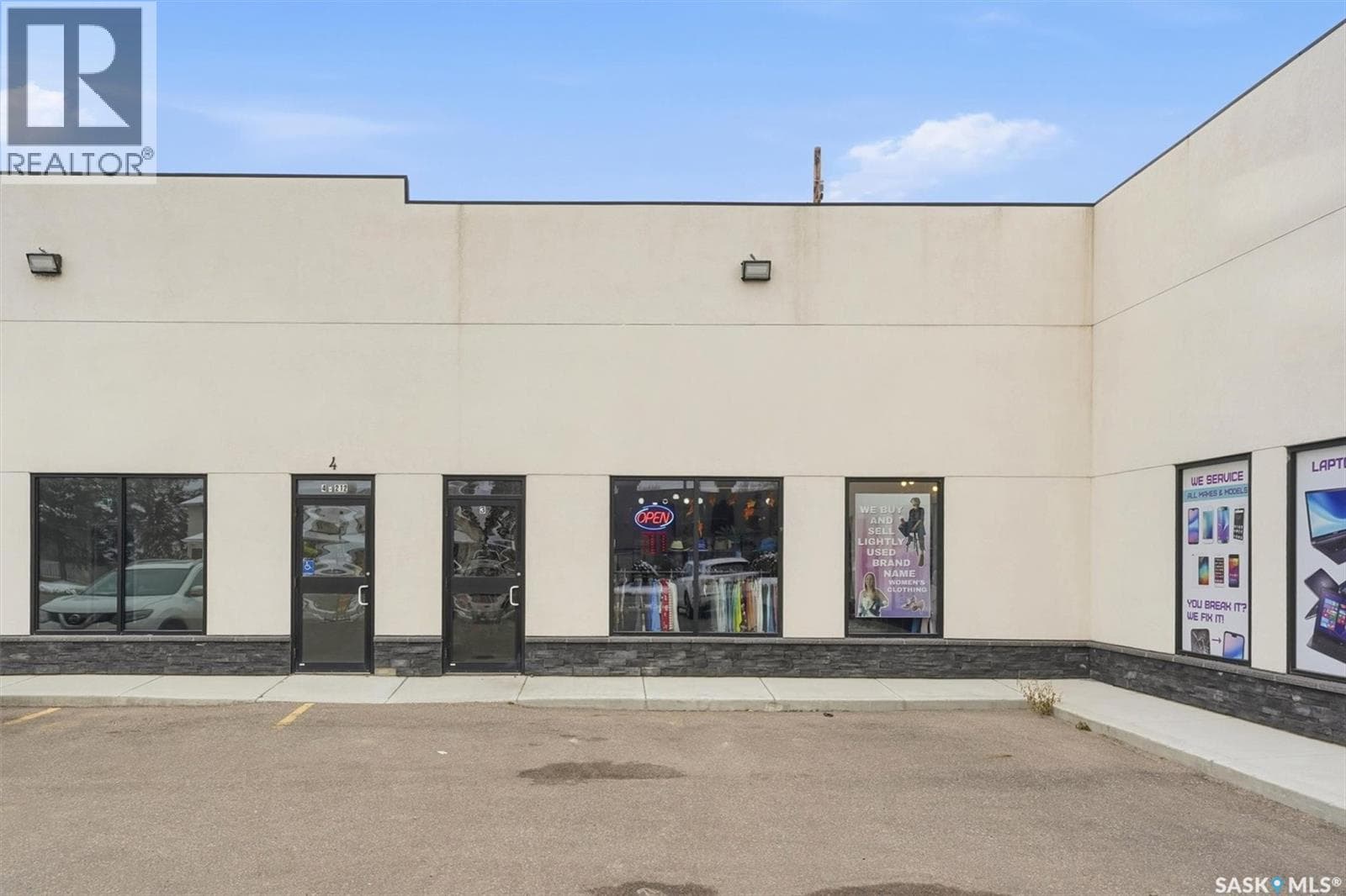 2 212 Central STREET — photo 2
