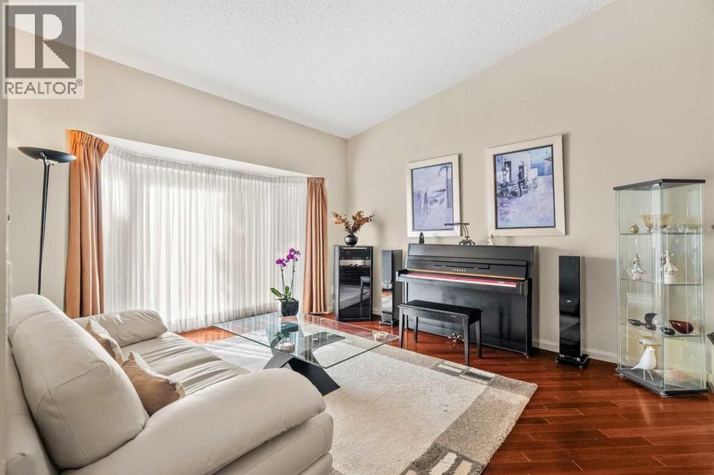 91 Sun Valley Drive SE — photo 2
