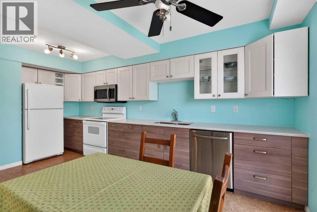 42 Berwick Rise NW — photo 3